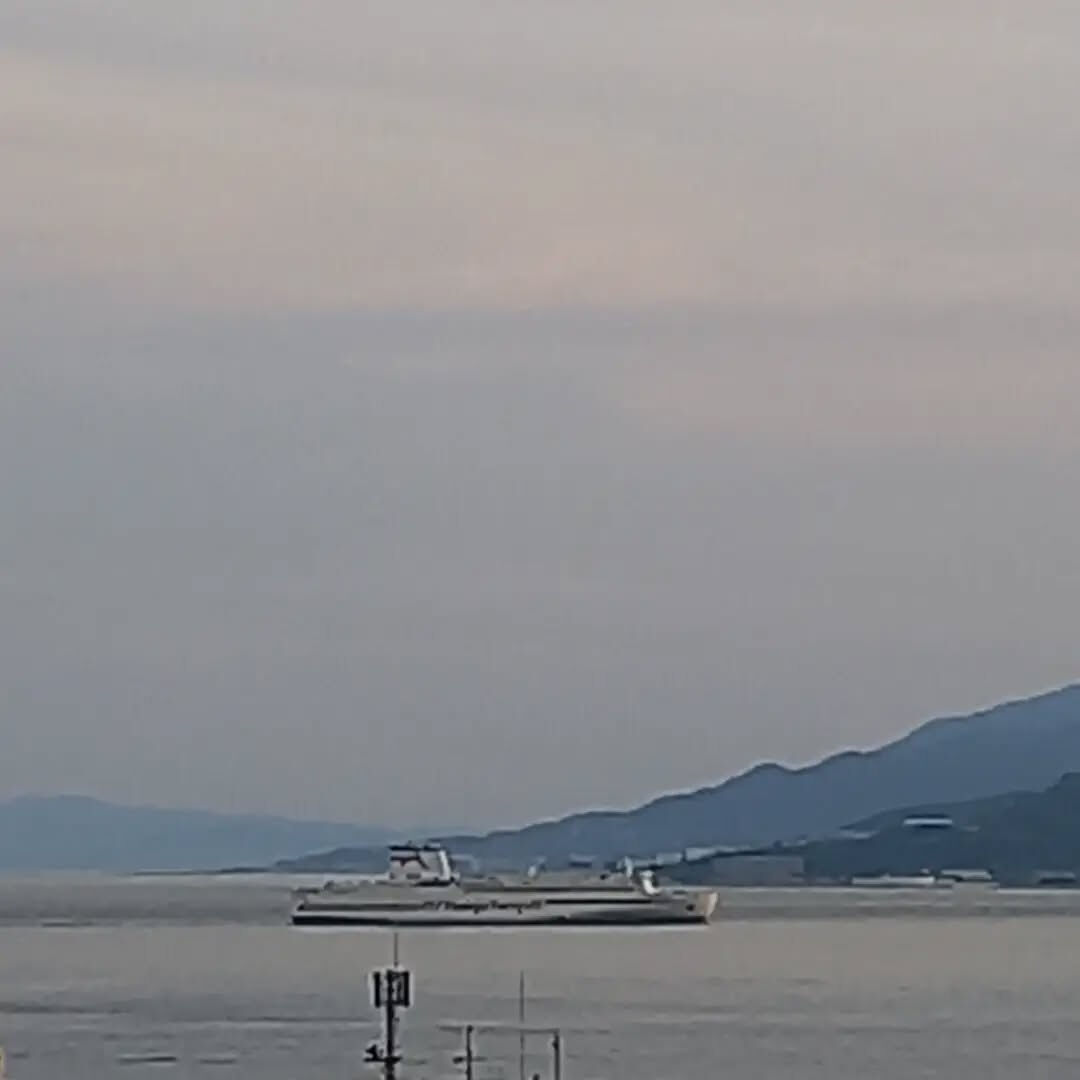 大阪から韓国釜山に行く船です