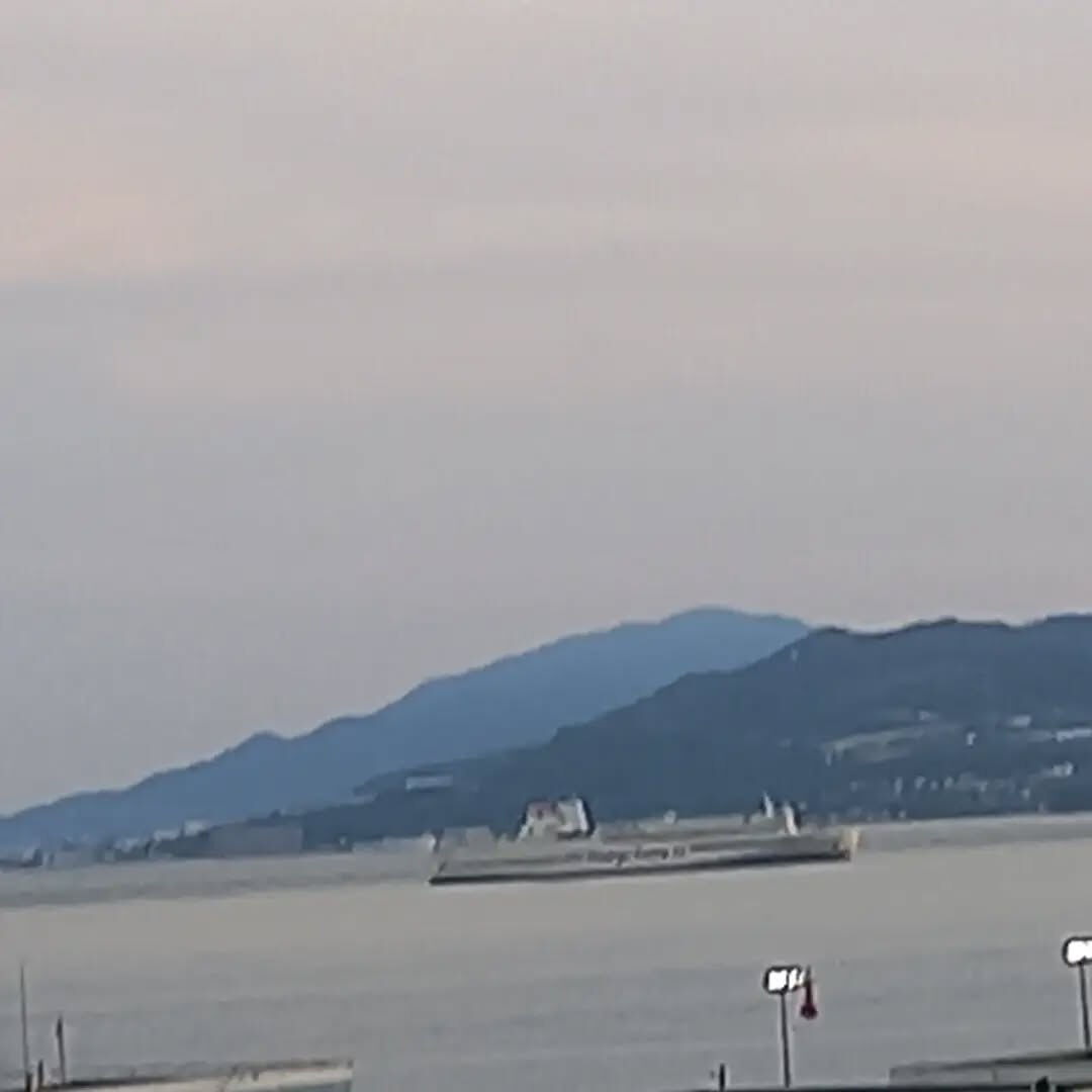 大阪から韓国釜山に行く船です