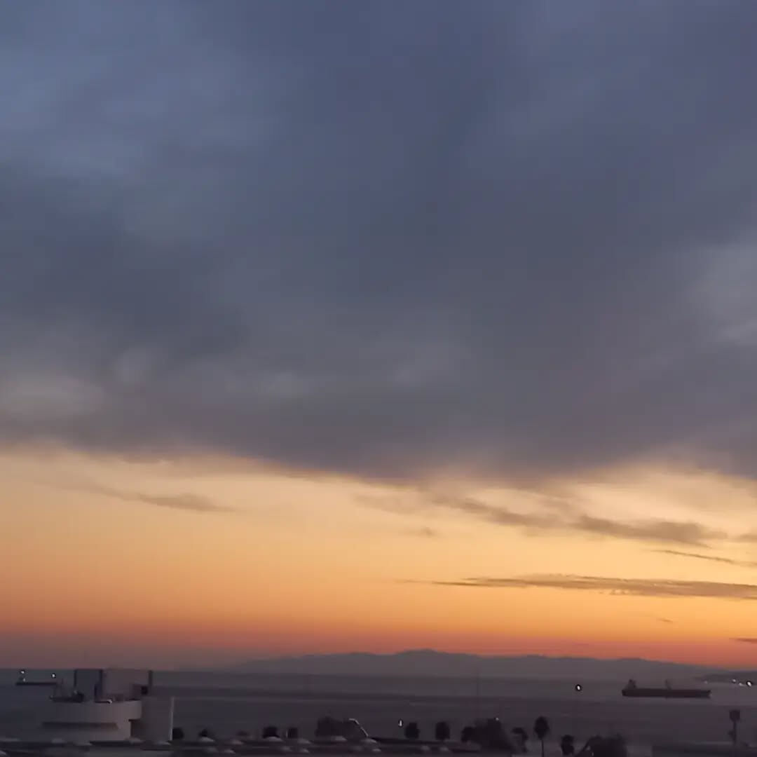 YOSAPARKropos東垂水店のルルオン中に見える、夕方